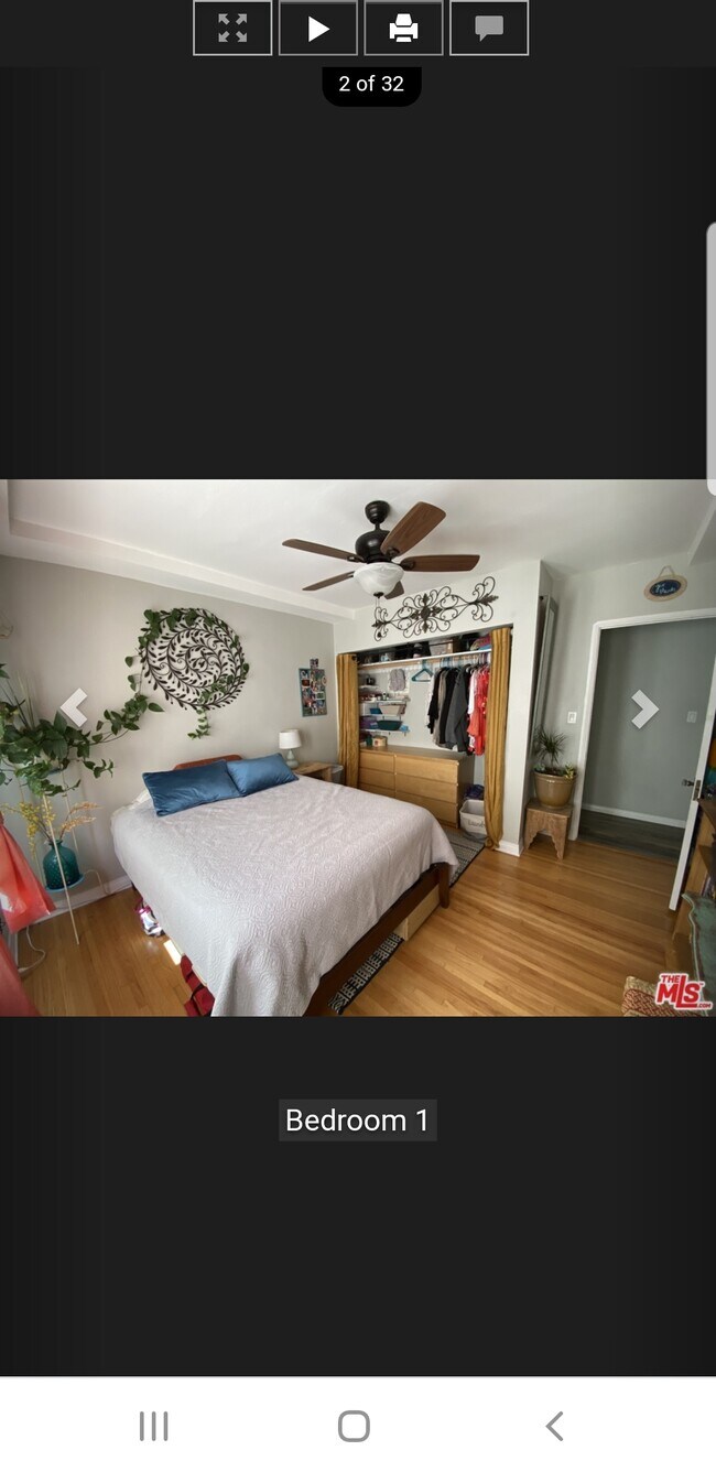 Foto del edificio - 1265 W 82nd St