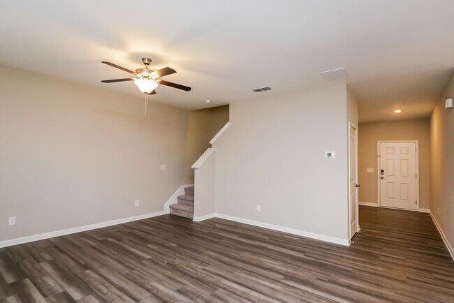 Building Photo - 247 Pond Ct