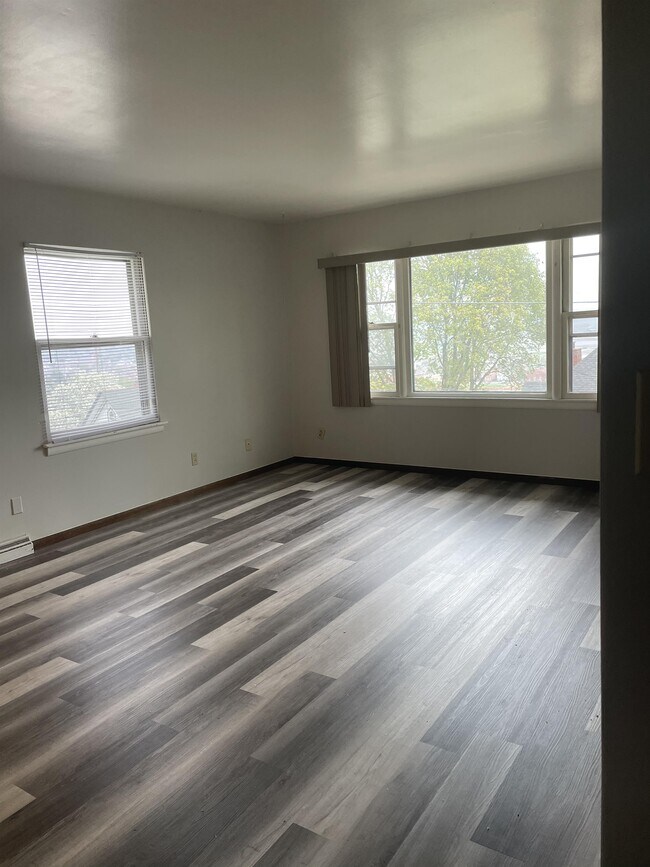 1057 Alice St, Dubuque, IA 52001 Townhome Rentals in Dubuque IA