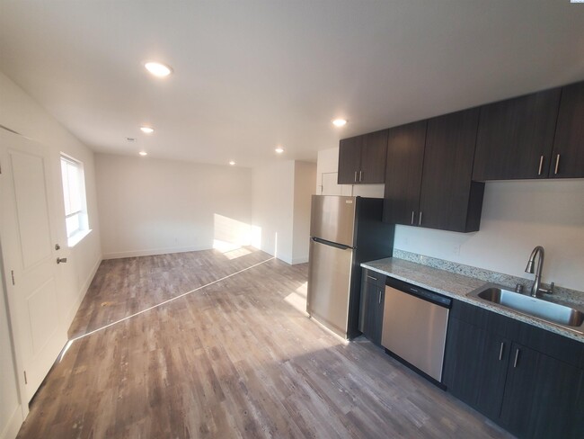 Building Photo - New duplex for rent