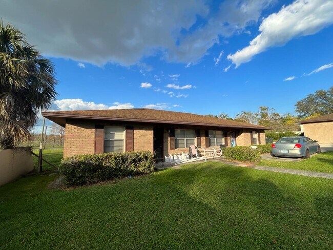 Foto del edificio - 101 Lake Hunter Dr