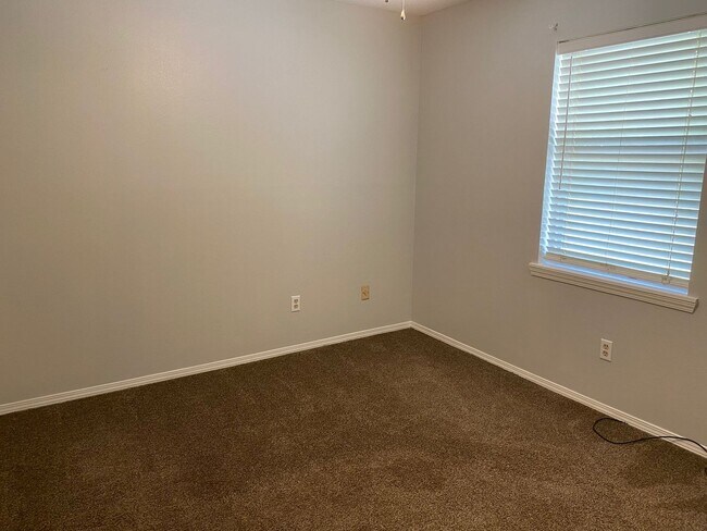 Foto del edificio - 1BR/1BA Apartment next to Southwood High S...