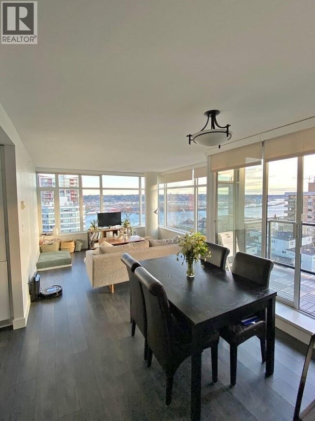 Building Photo - 188 Agnes St