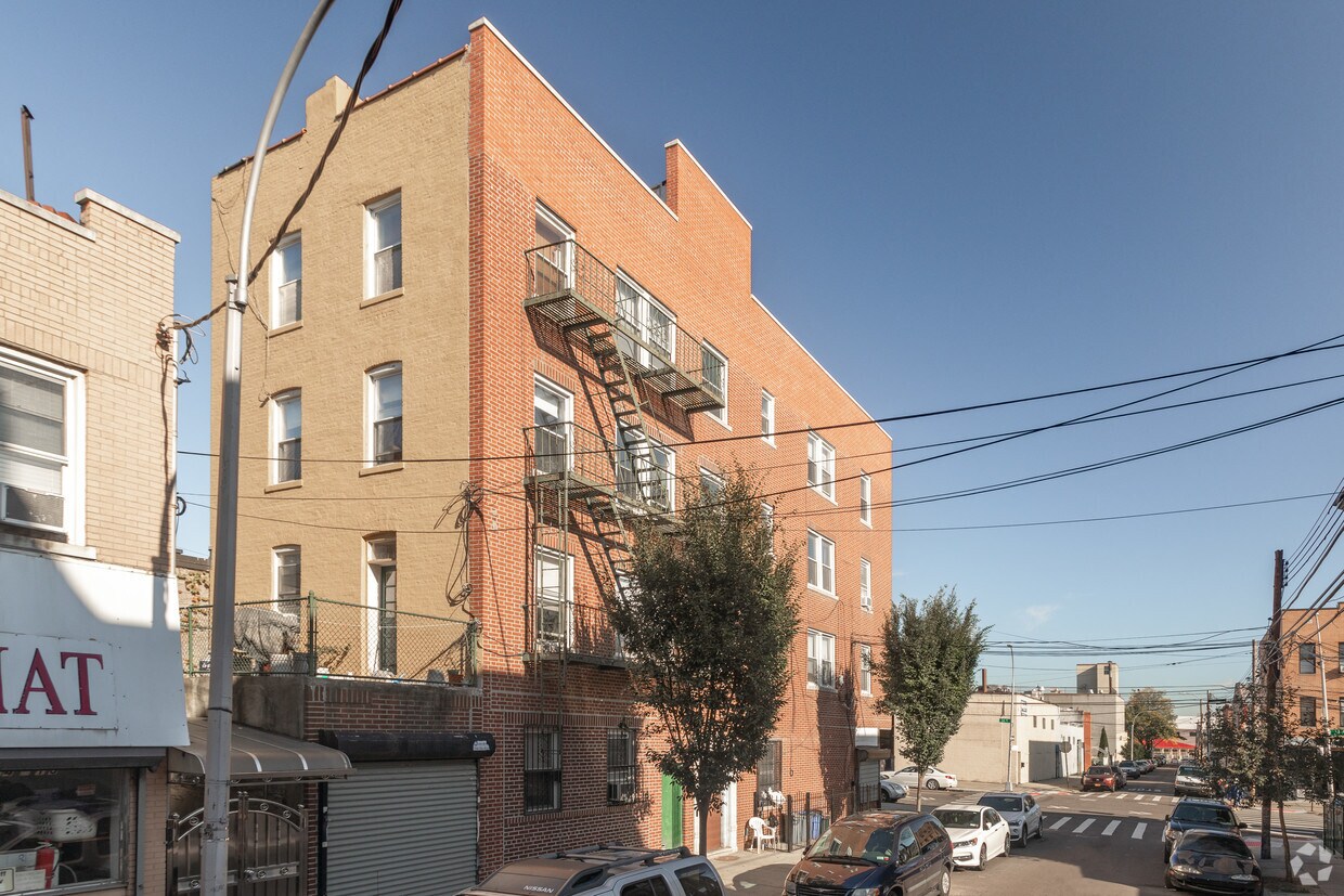 Building Photo - 3402 9th St