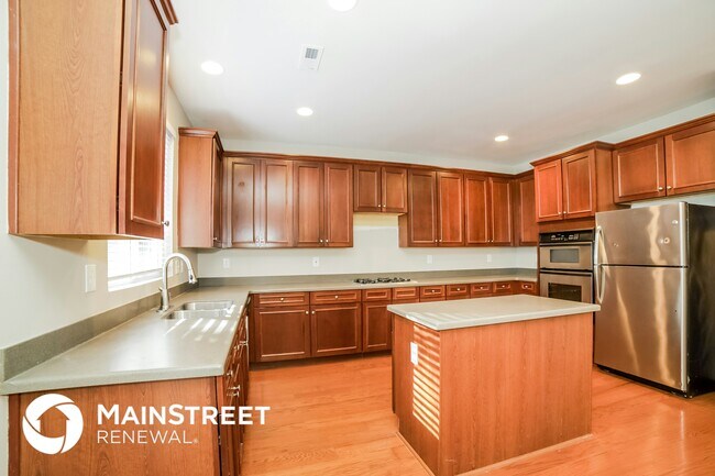 Foto del edificio - 6246 Waverly Ln
