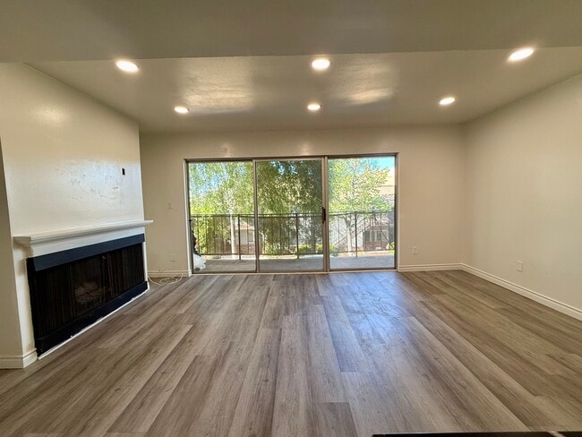 Building Photo - 14850 Hesby St