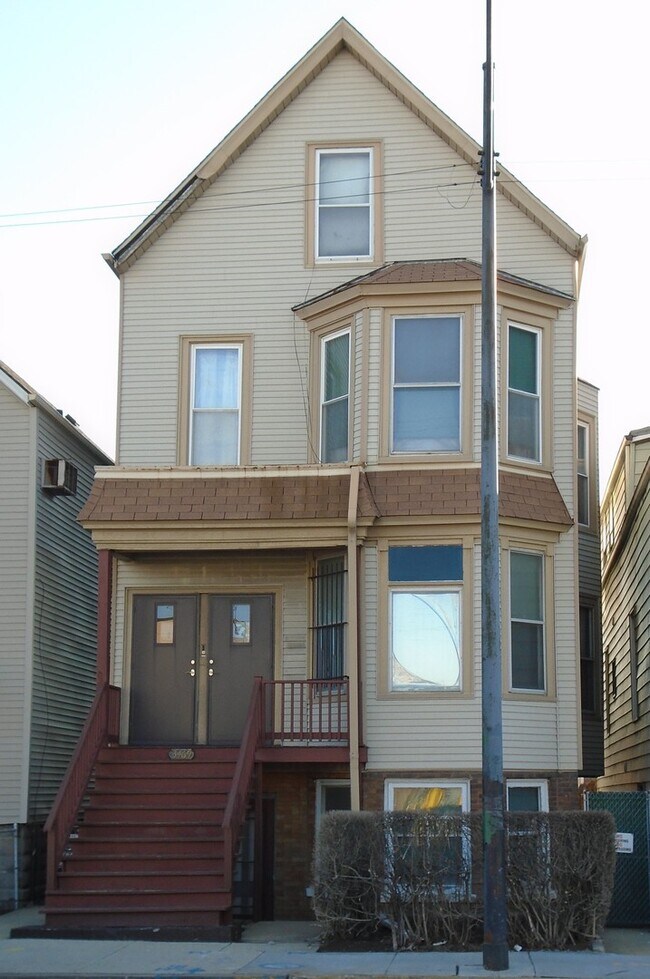Foto del edificio - 3469 N. Kedzie-1