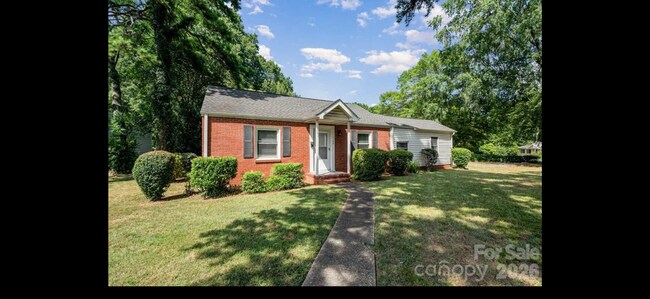 Building Photo - Room in House on Dublin Rd
