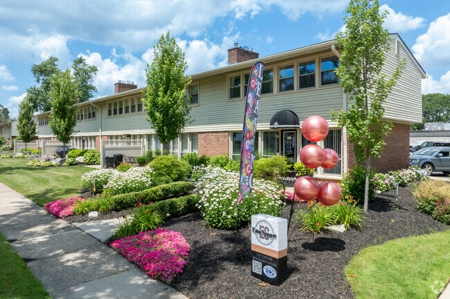 Building Photo - Eton Square Apartments & Townhomes