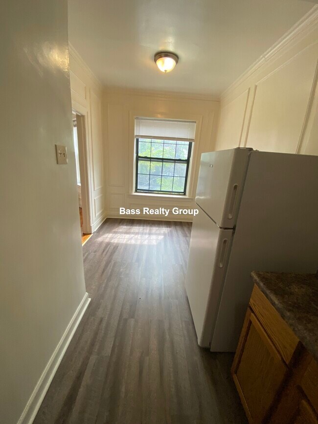 Foto del edificio - 1367 E 52nd St