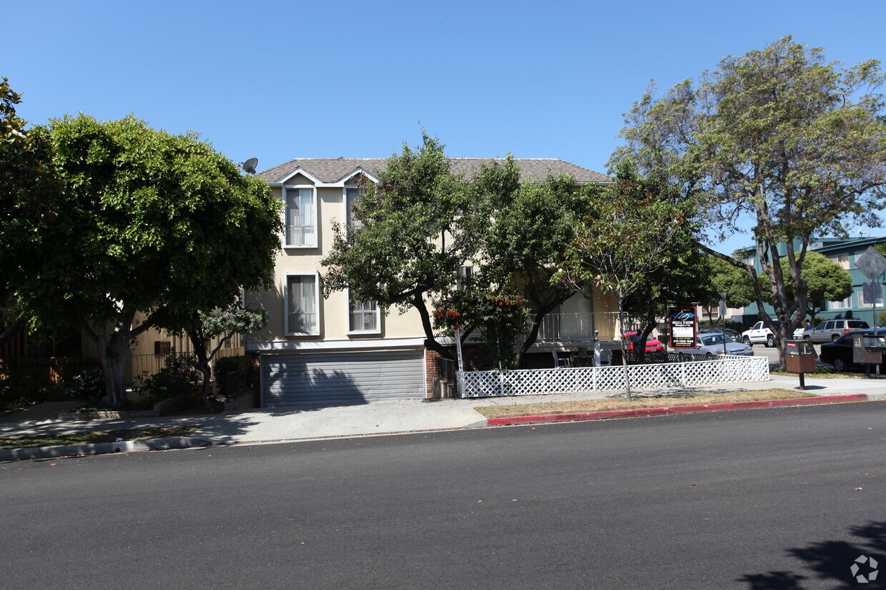 Foto del edificio - 828 Arizona Ave