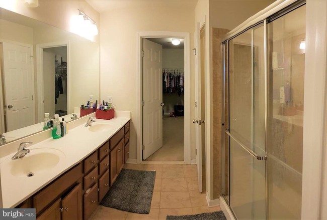 Building Photo - 206 Sills Ln