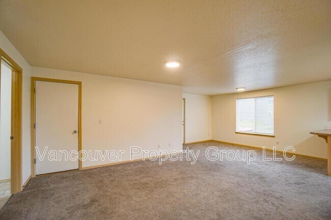 Building Photo - 1100 W 30th St