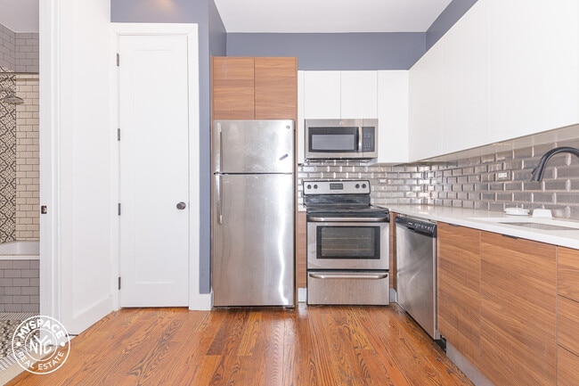 Foto del edificio - 1740 Pacific St