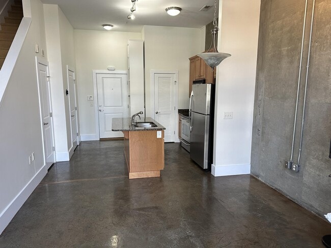 Building Photo - 444 S Blount St