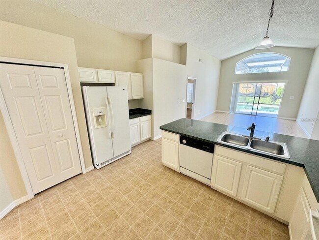 Foto del edificio - 1317 Casterton Cir