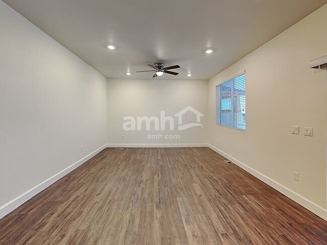 Building Photo - 14881 W 82nd Place