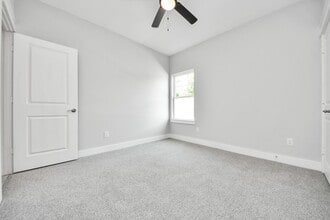 Building Photo - 1307 Laskey St