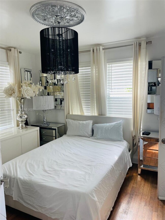 Building Photo - 1027 Euclid Ave