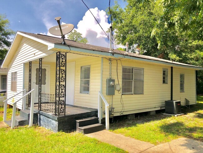 Photo - Gulfport 2 Bedroom House