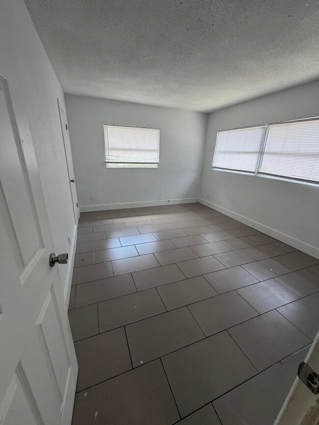 Foto del edificio - 116 NW 28th Ave
