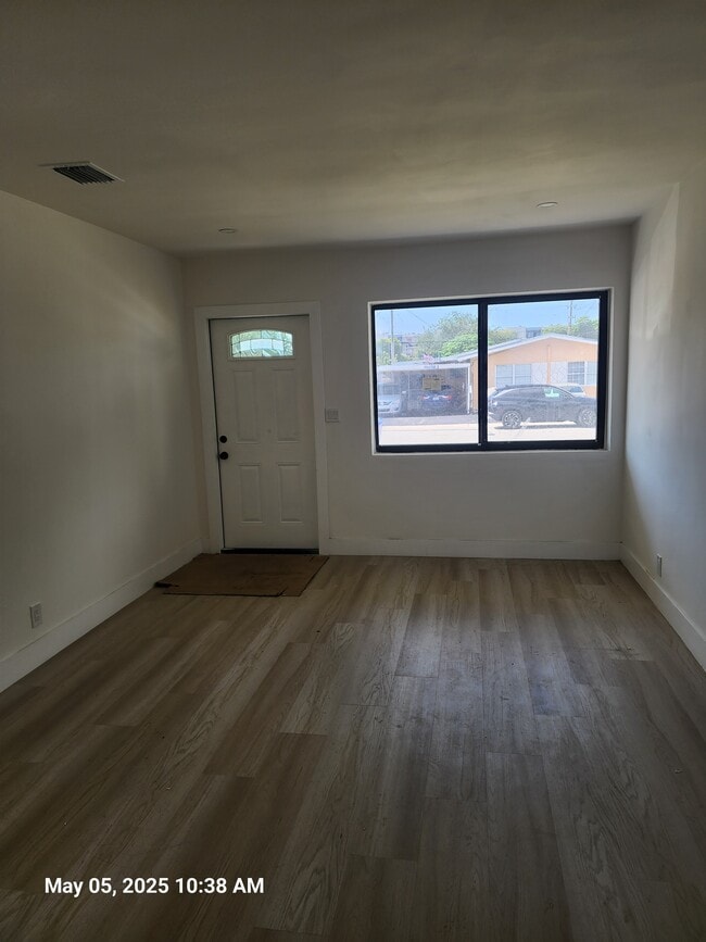 Building Photo - 3171 SW 11th St