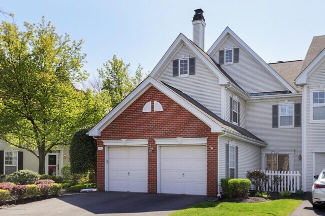 Building Photo - 101 S Manor Ct