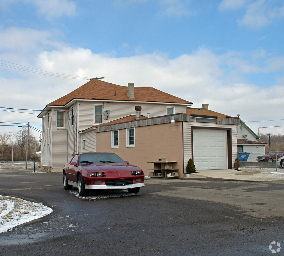 Building Photo - 2037 Lagonda Ave