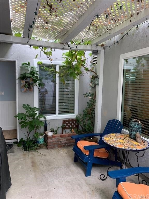 Foto del edificio - 326 Marguerite Ave