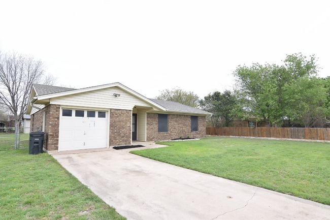 Building Photo - 3907 Griffin Dr