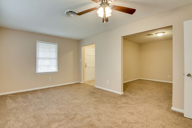 Foto del edificio - Beautiful one story home close to 520