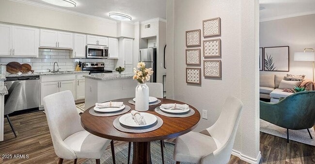 Foto del edificio - 1802 W Maryland Ave