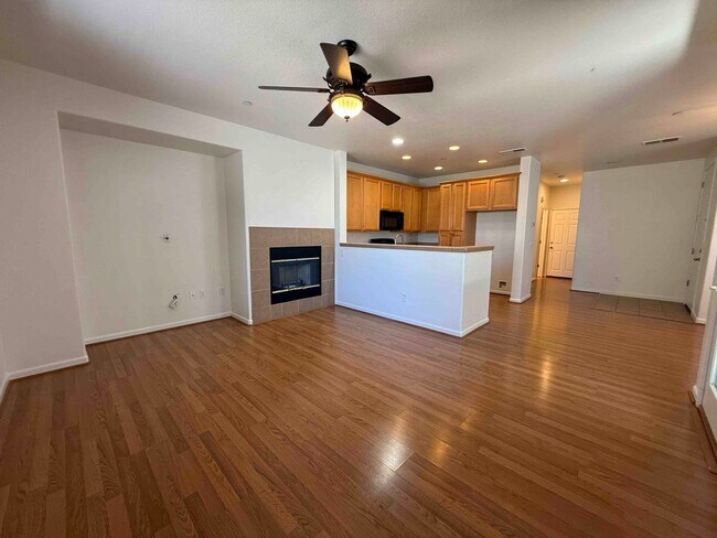 Foto del edificio - Great 3 Bedroom In Elk Grove