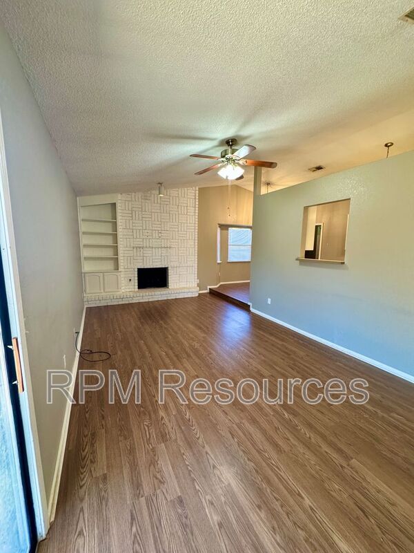 Building Photo - 8317 Woodhue Dr