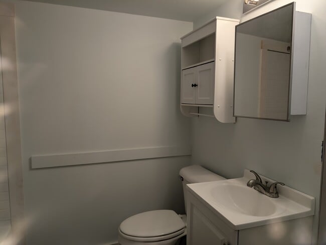 Building Photo - 315 US-5