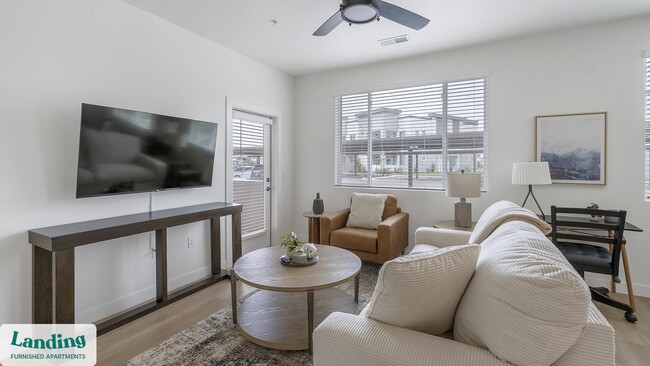 Foto del edificio - 255 N Camino Mercado