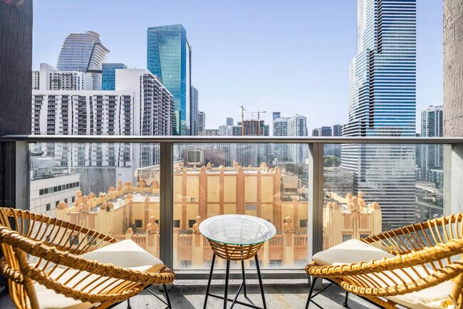 Foto del edificio - 245 SE 1st St