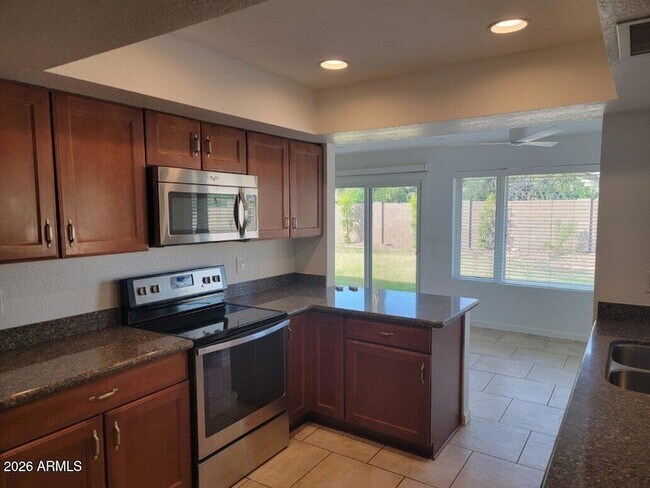 Foto del edificio - 4428 E Joan De Arc Ave