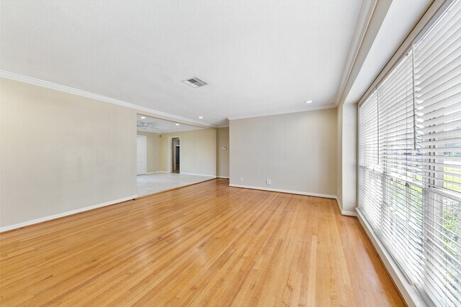 Foto del edificio - 5422 Schumacher Ln