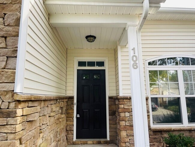 Building Photo - 106 Honeycomb lane - Bev Roberts Rentals a...