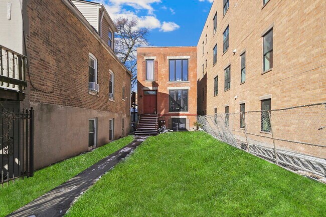 Foto del edificio - 1414 N Maplewood Ave