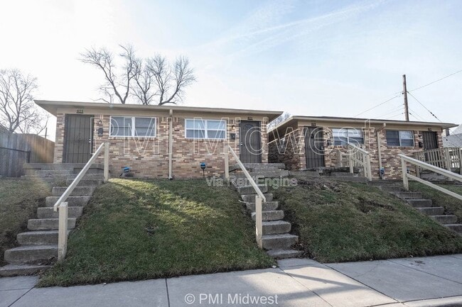 Photo - 821 Iowa St Townhome