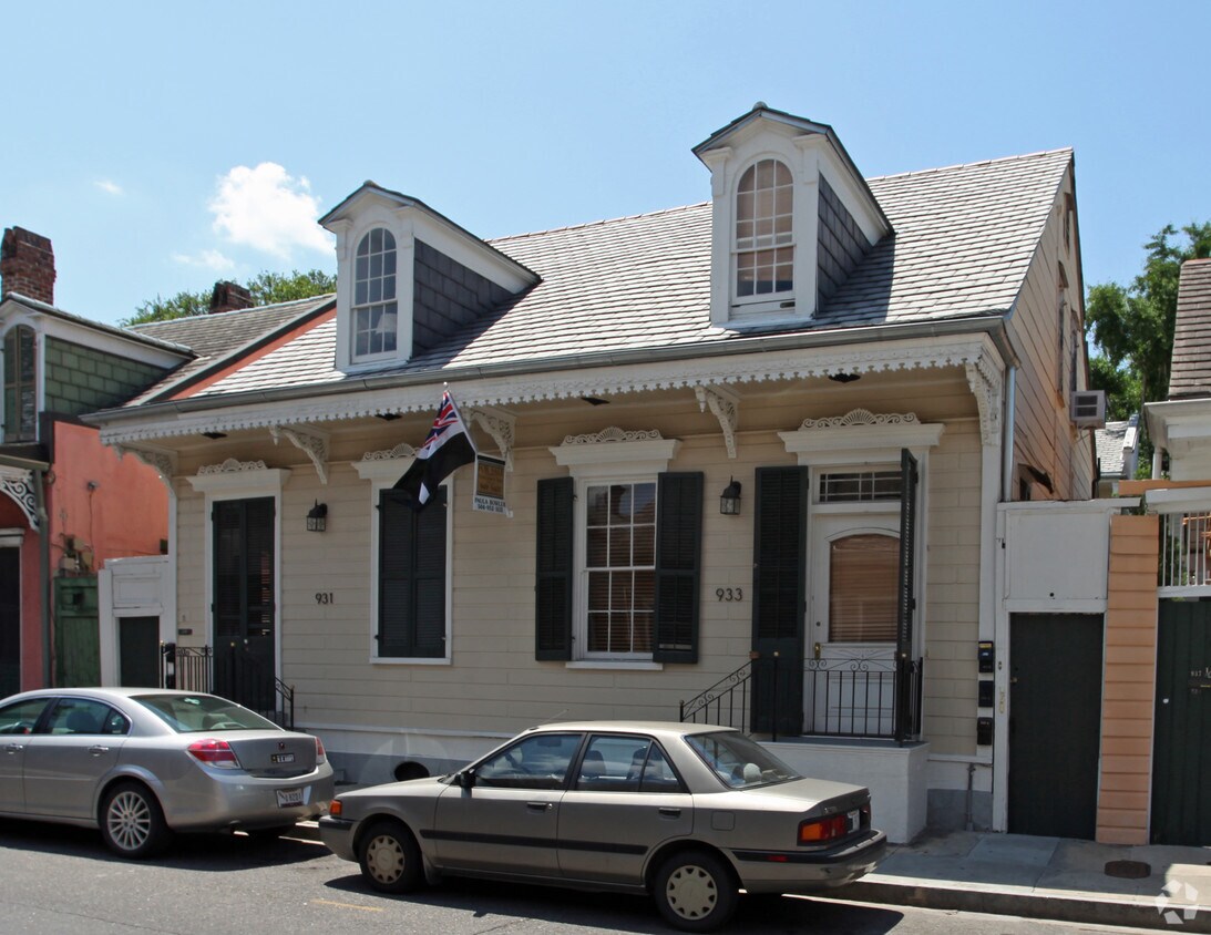 Primary Photo - 931-935 Dauphine St