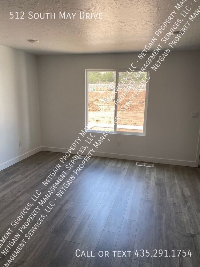 Building Photo - Brand New 3 Bedroom Old Sorrel Townhome