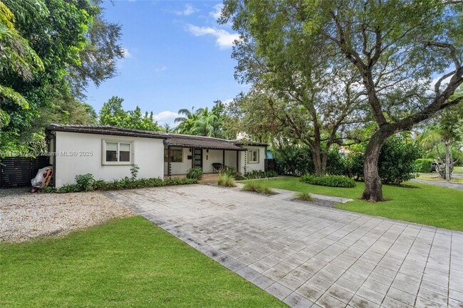 Foto del edificio - 150 NW 99th St