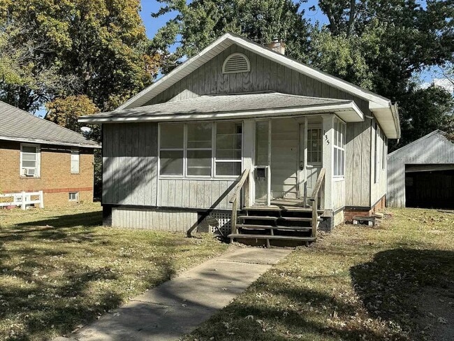 Building Photo - 135 Chandler Blvd
