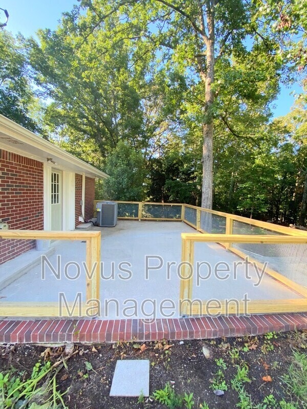 Building Photo - 1367 Stripling Chapel Rd
