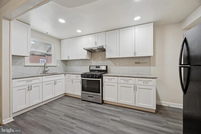 Foto del edificio - 255 Sherbrook Blvd