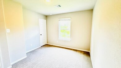 Building Photo - 2423 Bluefish Ct Building Photo - 2423 Bluefish Ct