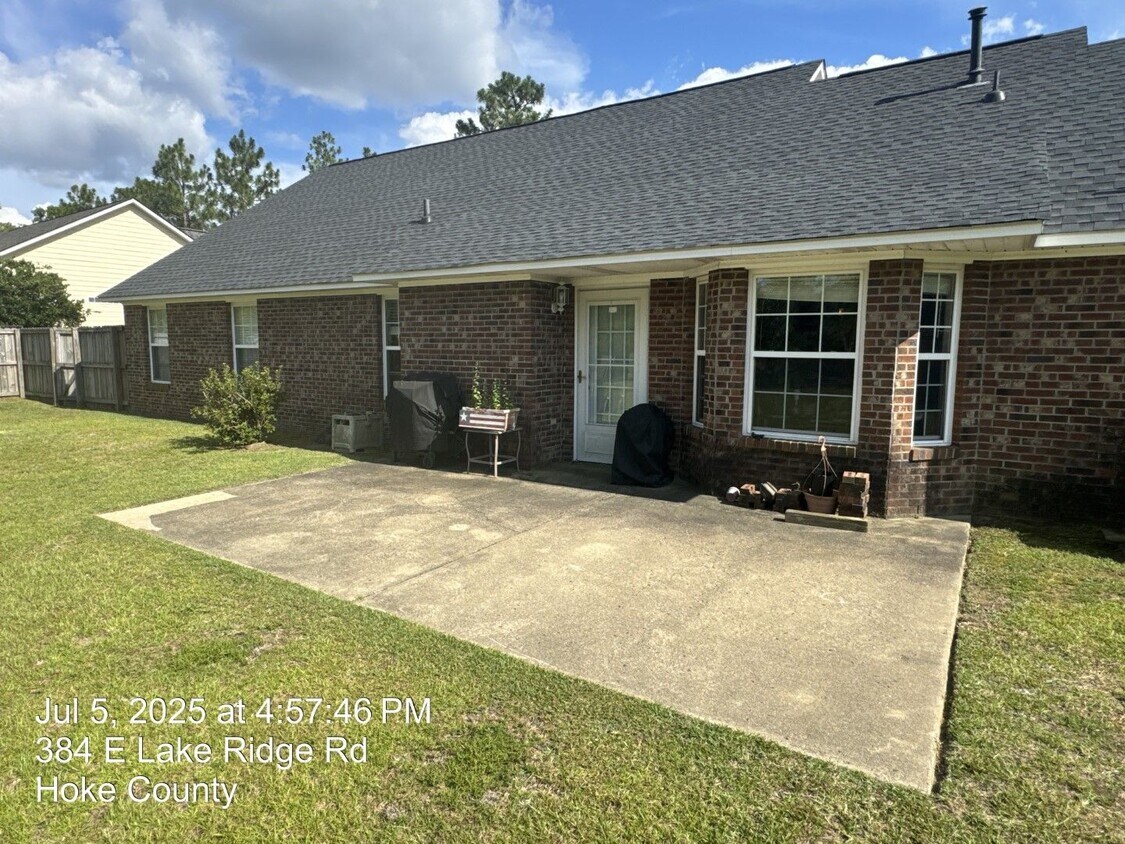 Foto del edificio - 384 E Lake Ridge Rd